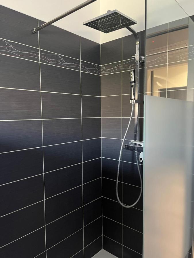 Logement Prive A Proximite Du Mont Ventoux カルパントラ エクステリア 写真