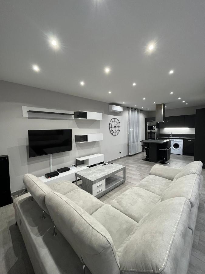 Logement Prive A Proximite Du Mont Ventoux カルパントラ エクステリア 写真